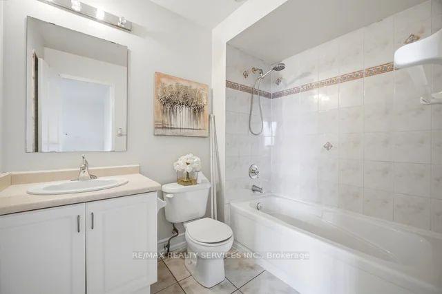Photo 18 of 75 Wilmont Court, Brampton, Fletcher's Meadow — HOMEH