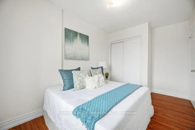 Photo 22 of 75 Wilmont Court, Brampton, Fletcher's Meadow — HOMEH