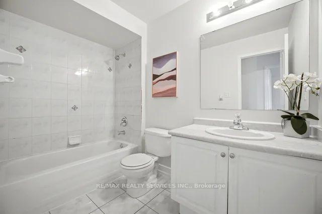 Photo 25 of 75 Wilmont Court, Brampton, Fletcher's Meadow — HOMEH