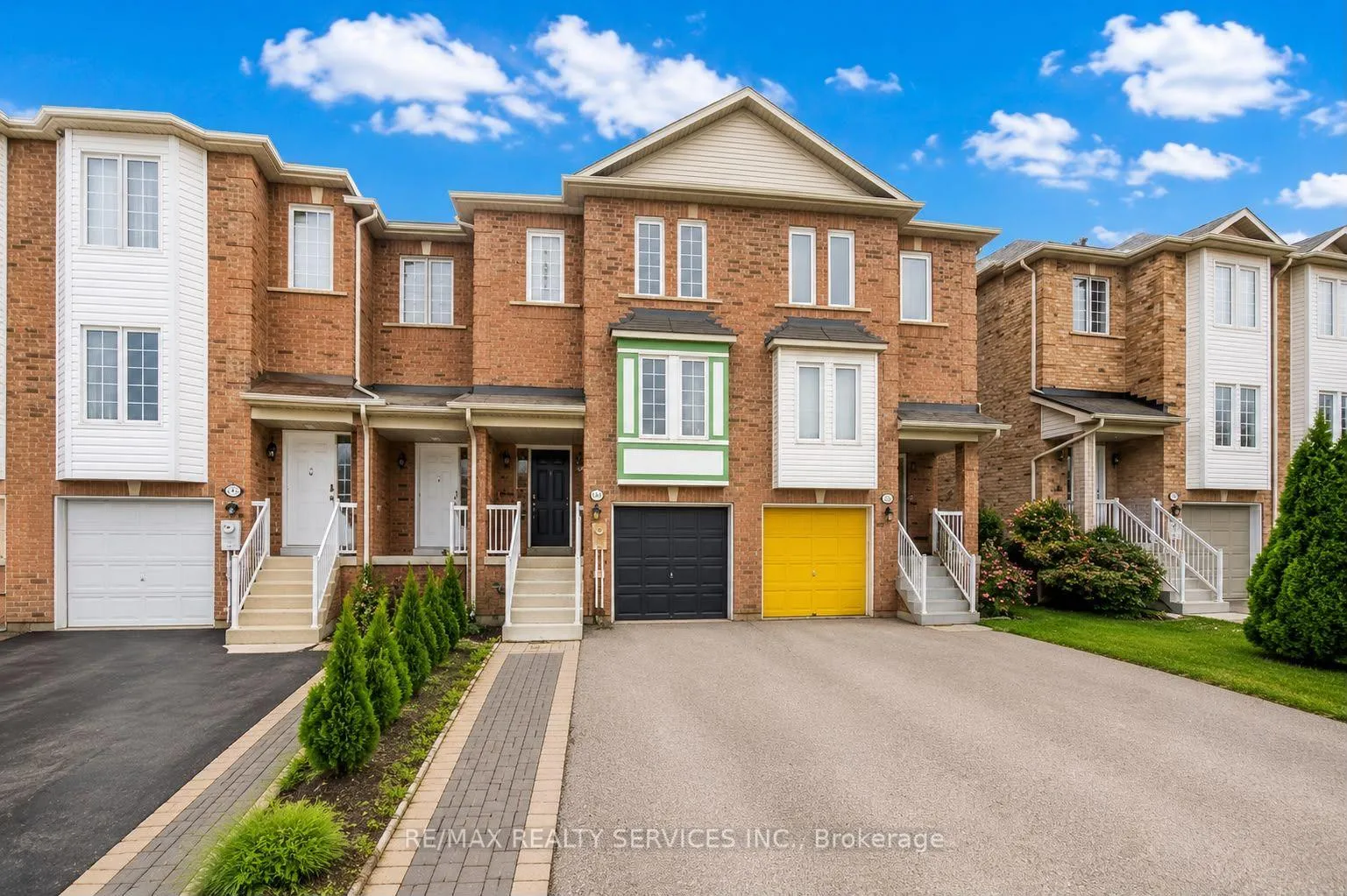Photo 1 of 75 Wilmont Court, Brampton, Fletcher's Meadow — HOMEH