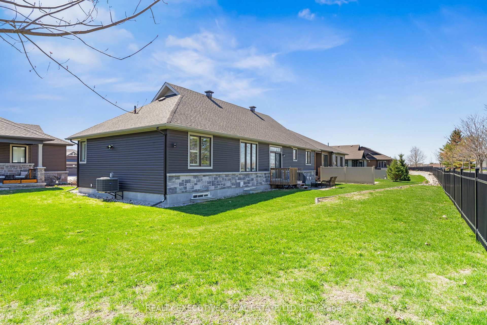 Photo 38 of 90 Magnolia Way, North Grenville, North Grenville Twp (Kemptville South) — HOMEH