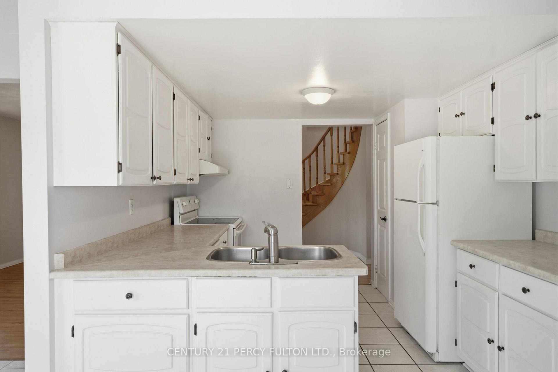 Photo 12 of 208 Conley Street, Vaughan, Lakeview Estates — HOMEH