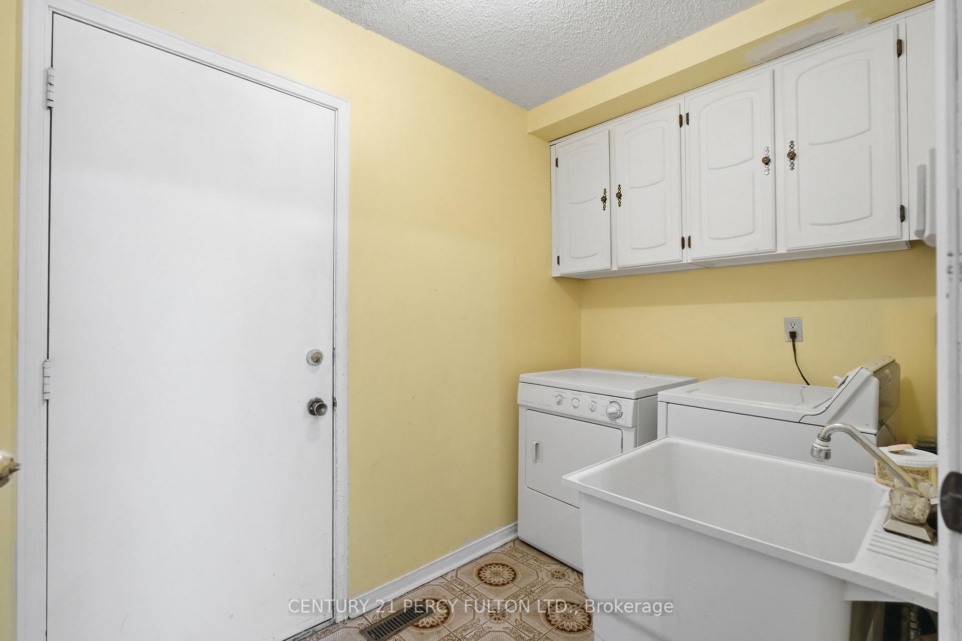 Photo 21 of 208 Conley Street, Vaughan, Lakeview Estates — HOMEH
