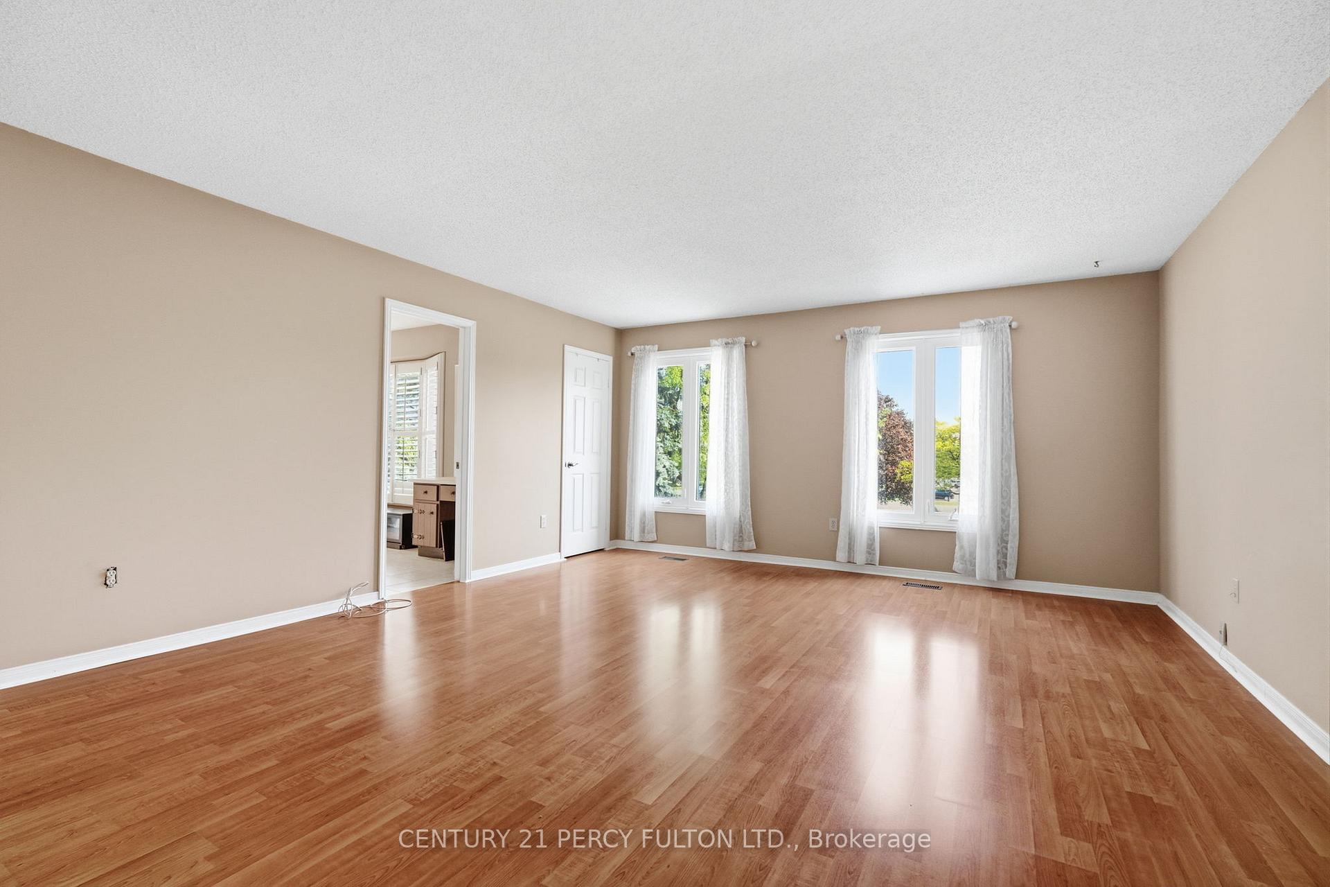 Photo 26 of 208 Conley Street, Vaughan, Lakeview Estates — HOMEH
