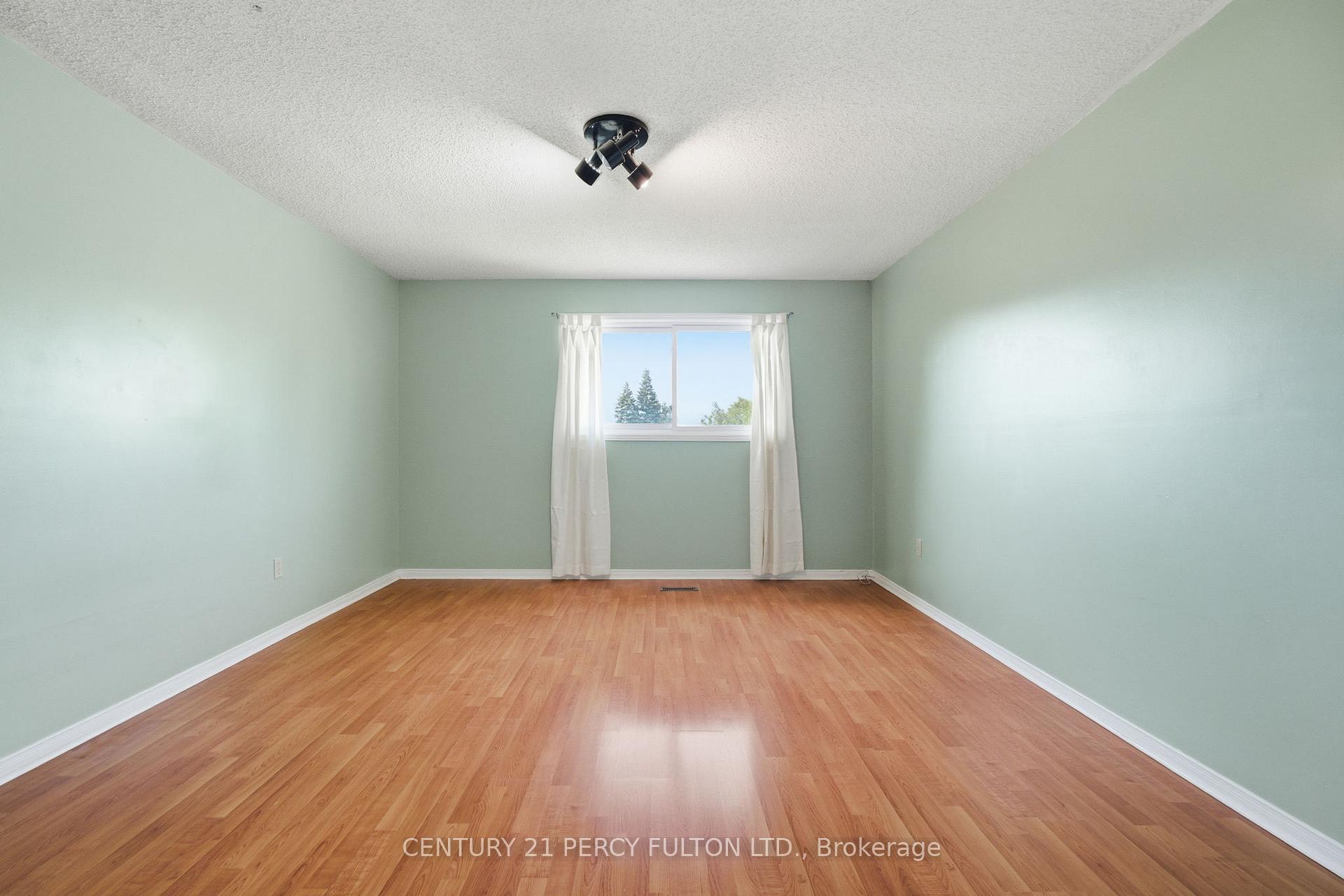 Photo 30 of 208 Conley Street, Vaughan, Lakeview Estates — HOMEH
