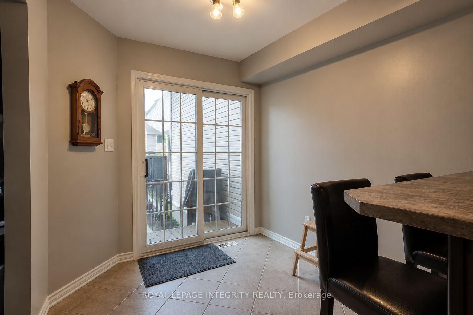 Photo 10 of 302 Quetico Private, Ottawa, Barrhaven - Stonebridge — HOMEH