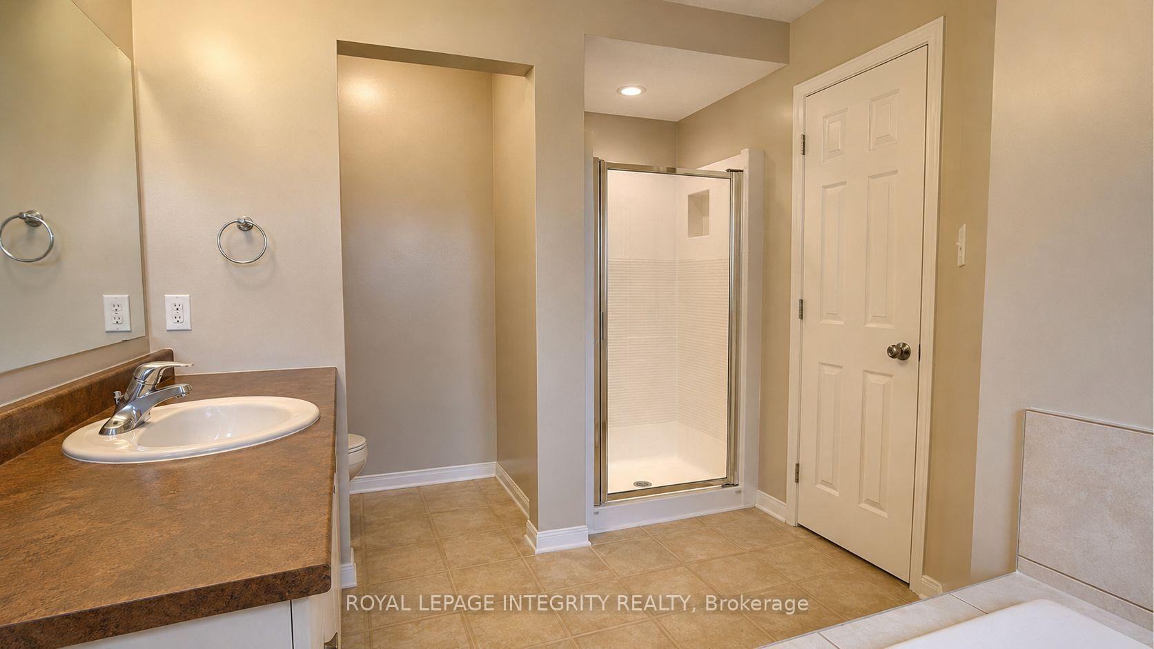 Photo 15 of 302 Quetico Private, Ottawa, Barrhaven - Stonebridge — HOMEH