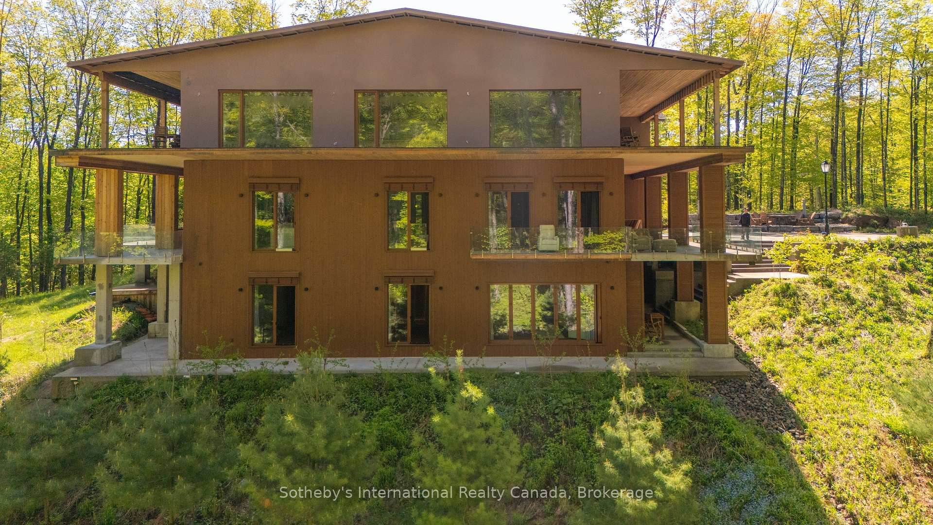 Photo 9 of 1739 Trapper's Trail Road, Dysart et al, Dudley — HOMEH