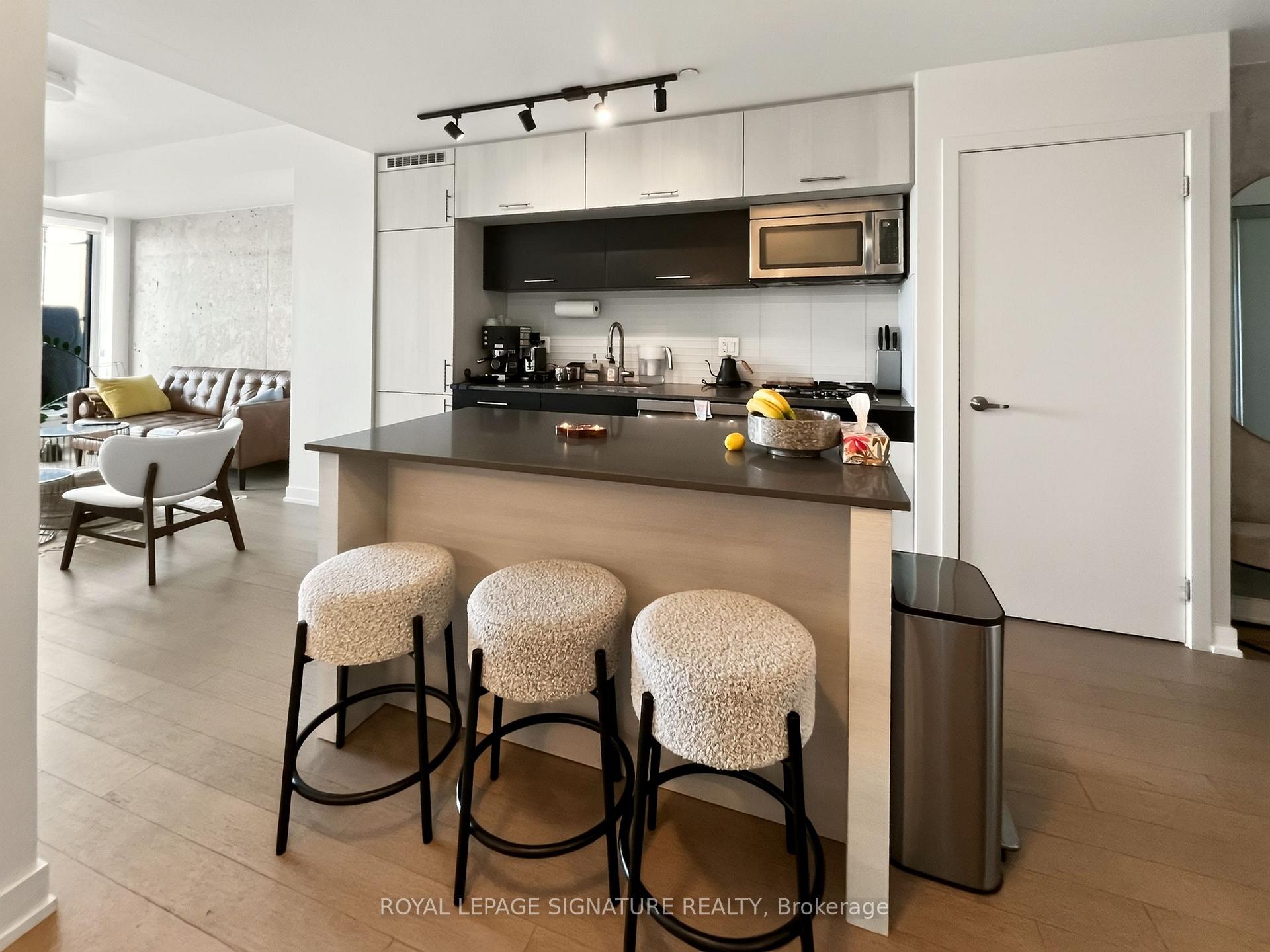 Photo 3 of Unit 501, 205 Manning Avenue, Toronto, Trinity-Bellwoods — HOMEH