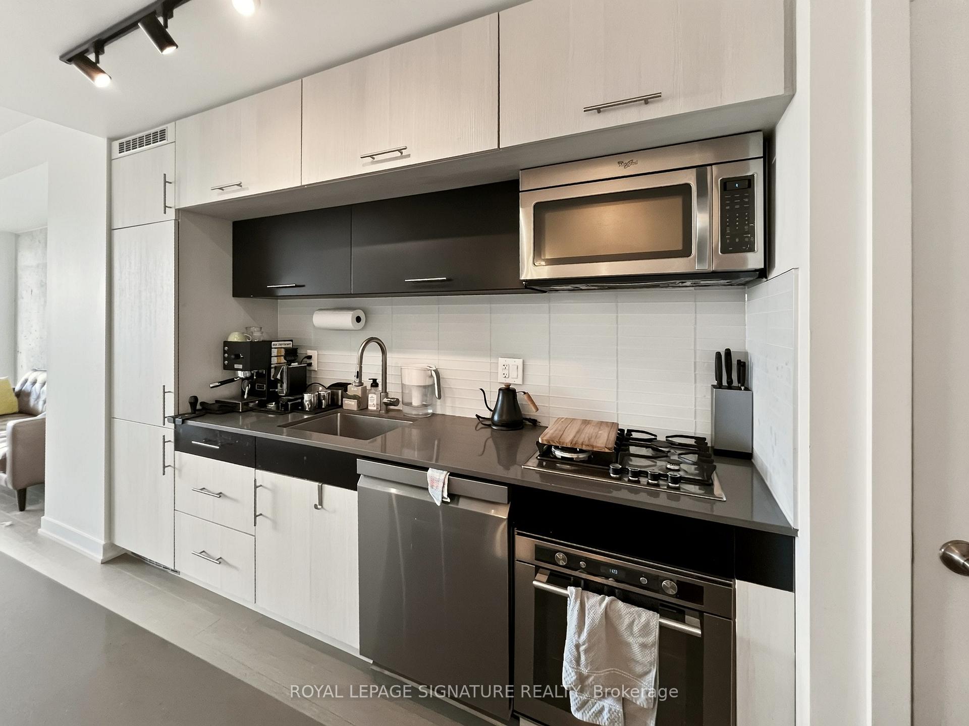 Photo 5 of Unit 501, 205 Manning Avenue, Toronto, Trinity-Bellwoods — HOMEH