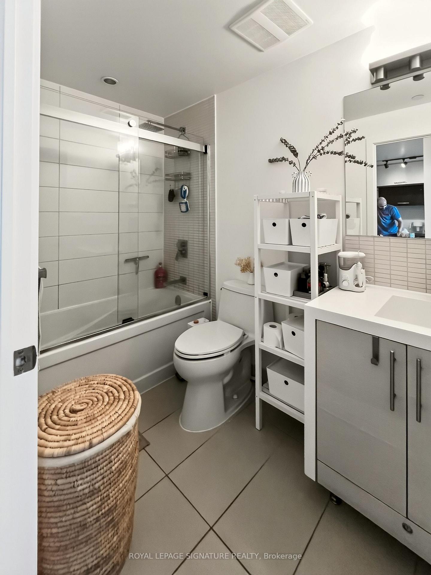 Photo 18 of Unit 501, 205 Manning Avenue, Toronto, Trinity-Bellwoods — HOMEH