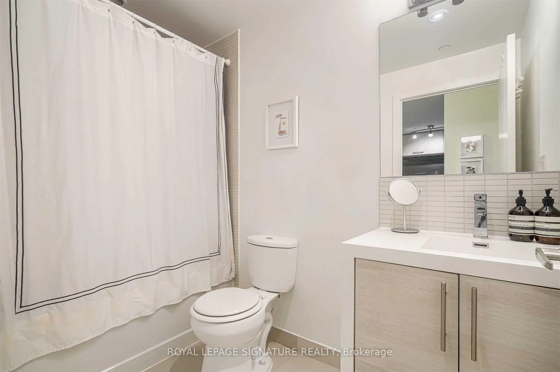 Photo 43 of Unit 501, 205 Manning Avenue, Toronto, Trinity-Bellwoods — HOMEH