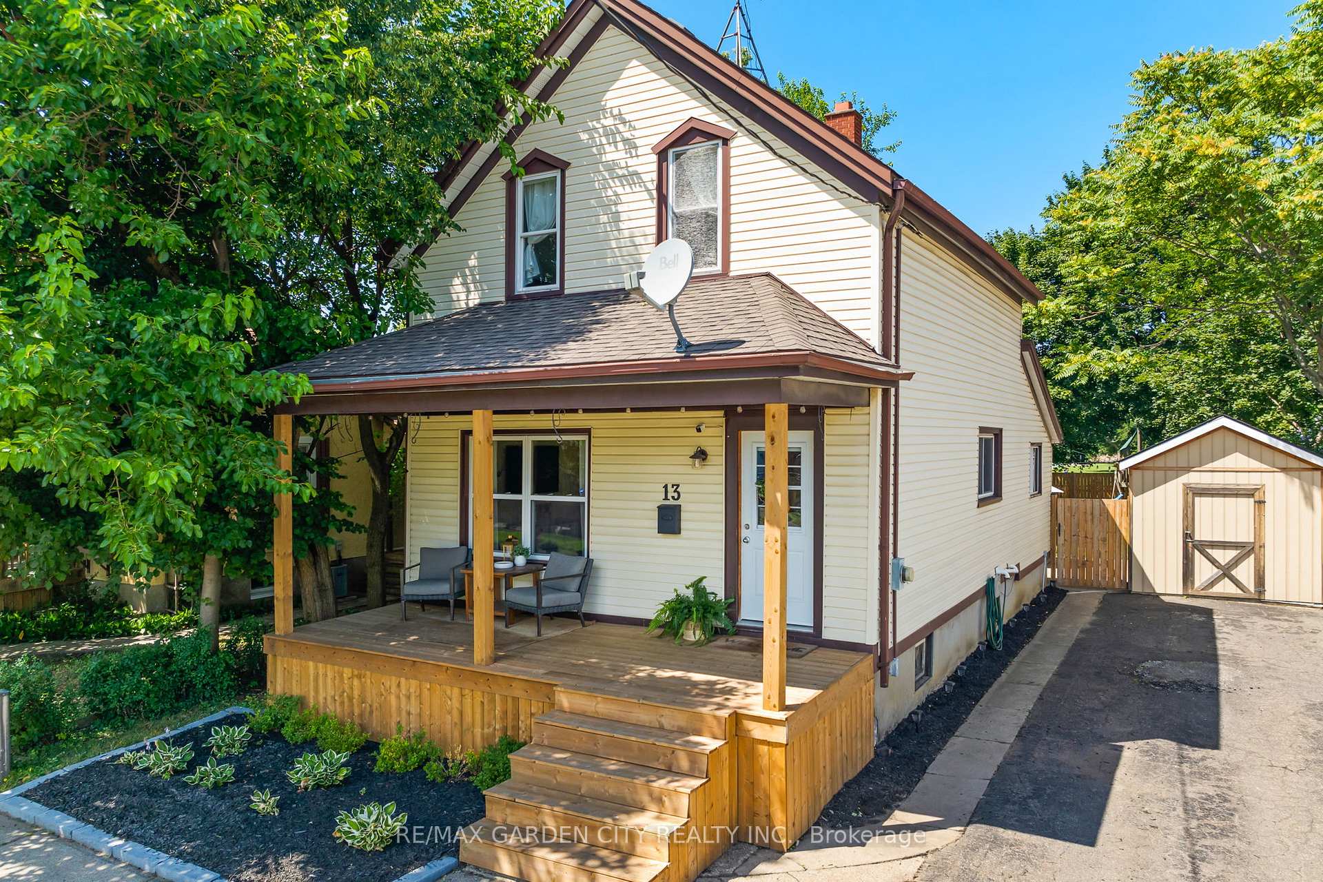 Photo 3 of 13 Maple Street, St. Catharines, Downtown — HOMEH