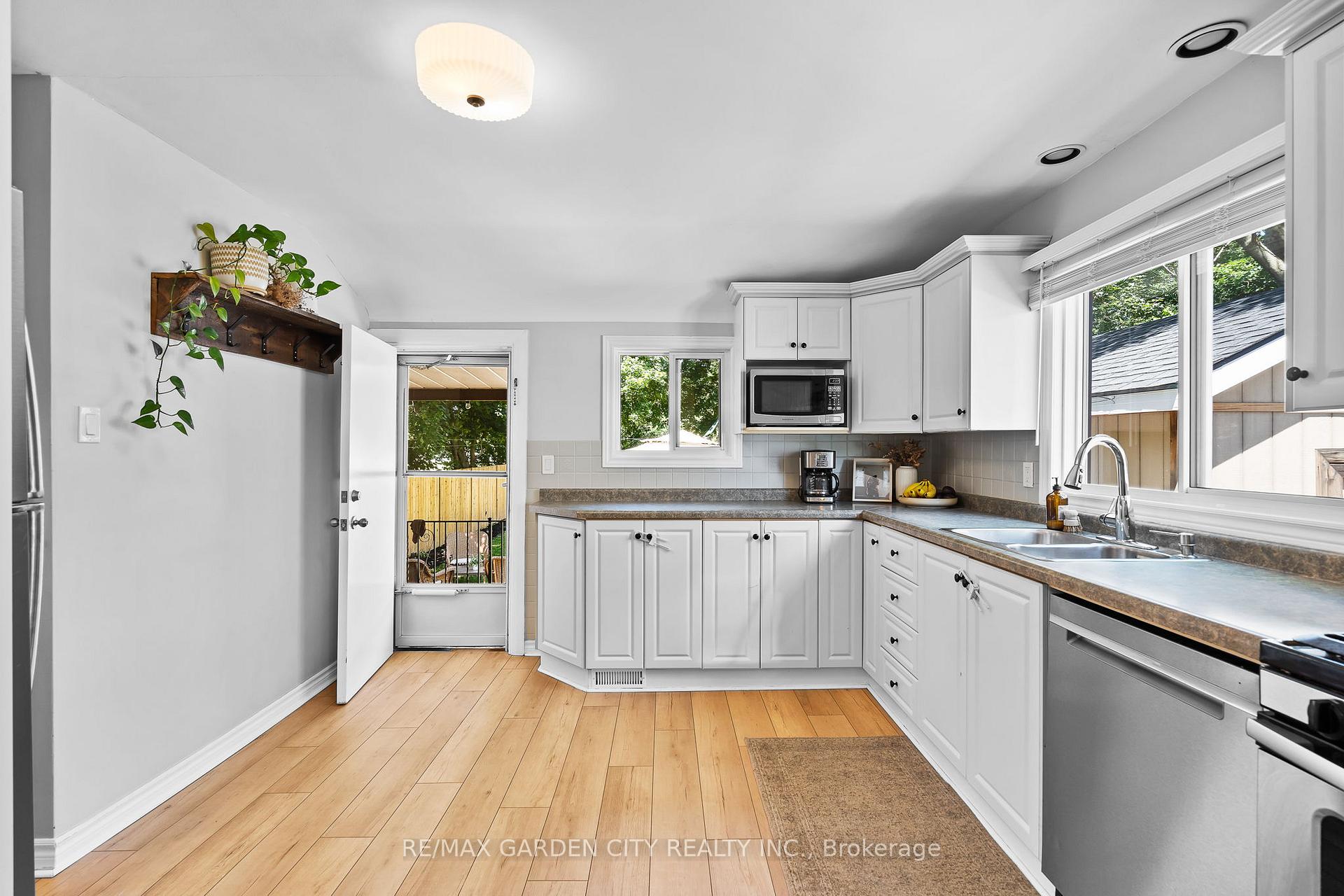 Photo 15 of 13 Maple Street, St. Catharines, Downtown — HOMEH