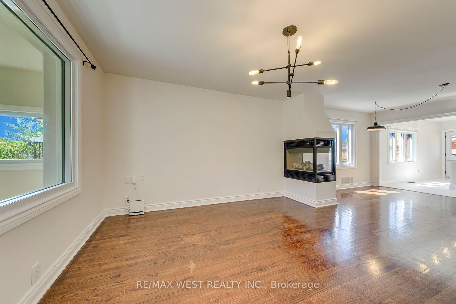 Photo 7 of 286 Gilbert Avenue, Toronto, Caledonia-Fairbank — HOMEH