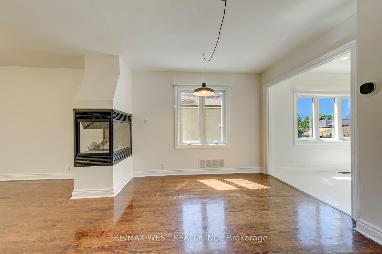 Photo 10 of 286 Gilbert Avenue, Toronto, Caledonia-Fairbank — HOMEH