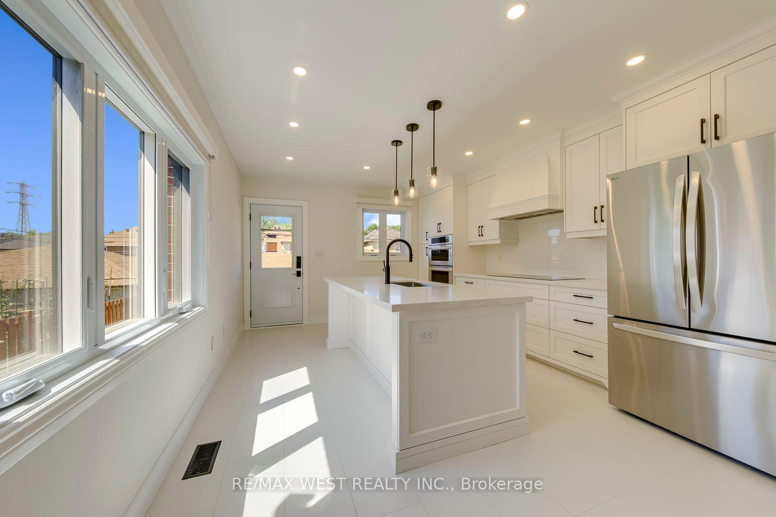 Photo 13 of 286 Gilbert Avenue, Toronto, Caledonia-Fairbank — HOMEH