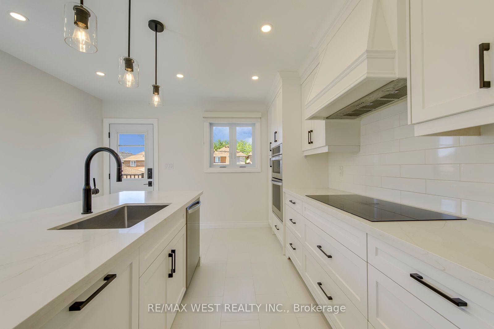 Photo 18 of 286 Gilbert Avenue, Toronto, Caledonia-Fairbank — HOMEH