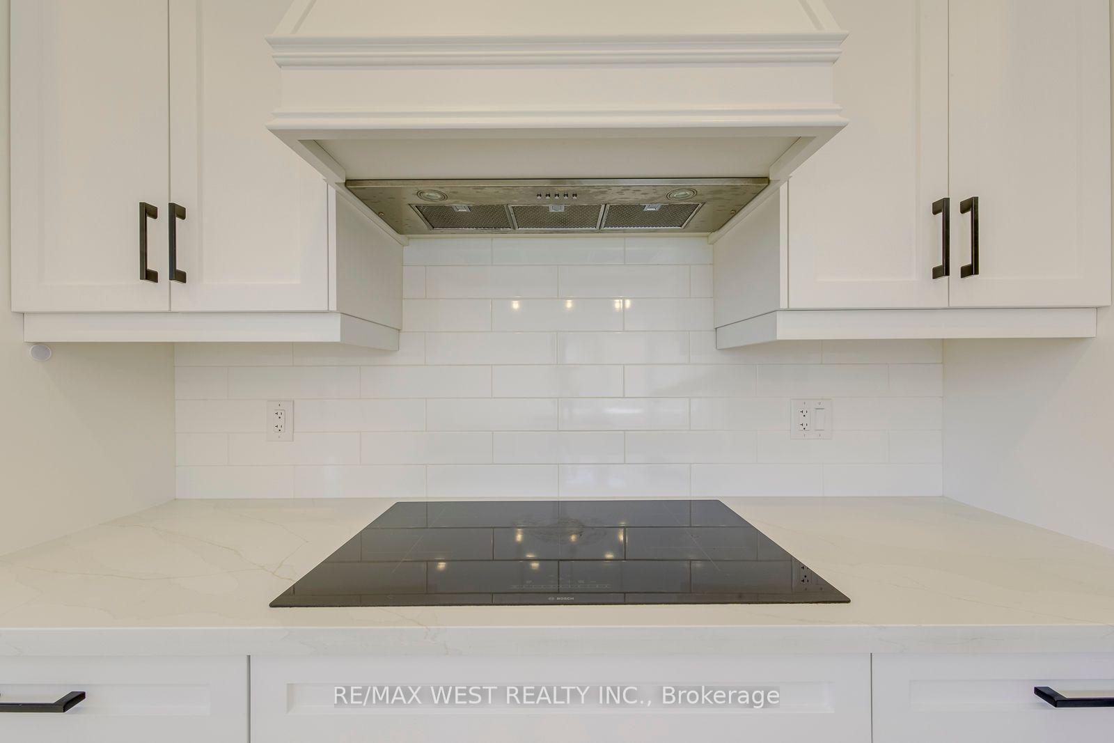 Photo 19 of 286 Gilbert Avenue, Toronto, Caledonia-Fairbank — HOMEH