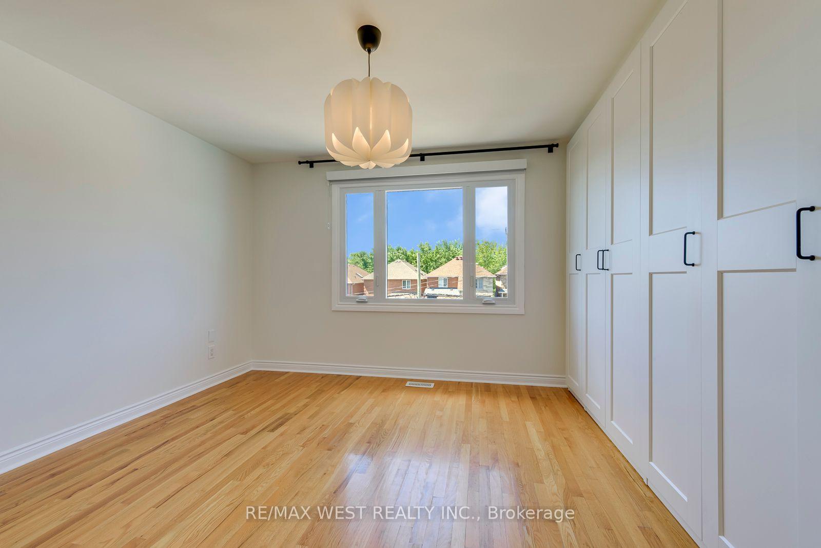 Photo 22 of 286 Gilbert Avenue, Toronto, Caledonia-Fairbank — HOMEH