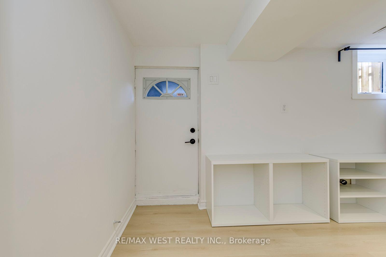 Photo 34 of 286 Gilbert Avenue, Toronto, Caledonia-Fairbank — HOMEH