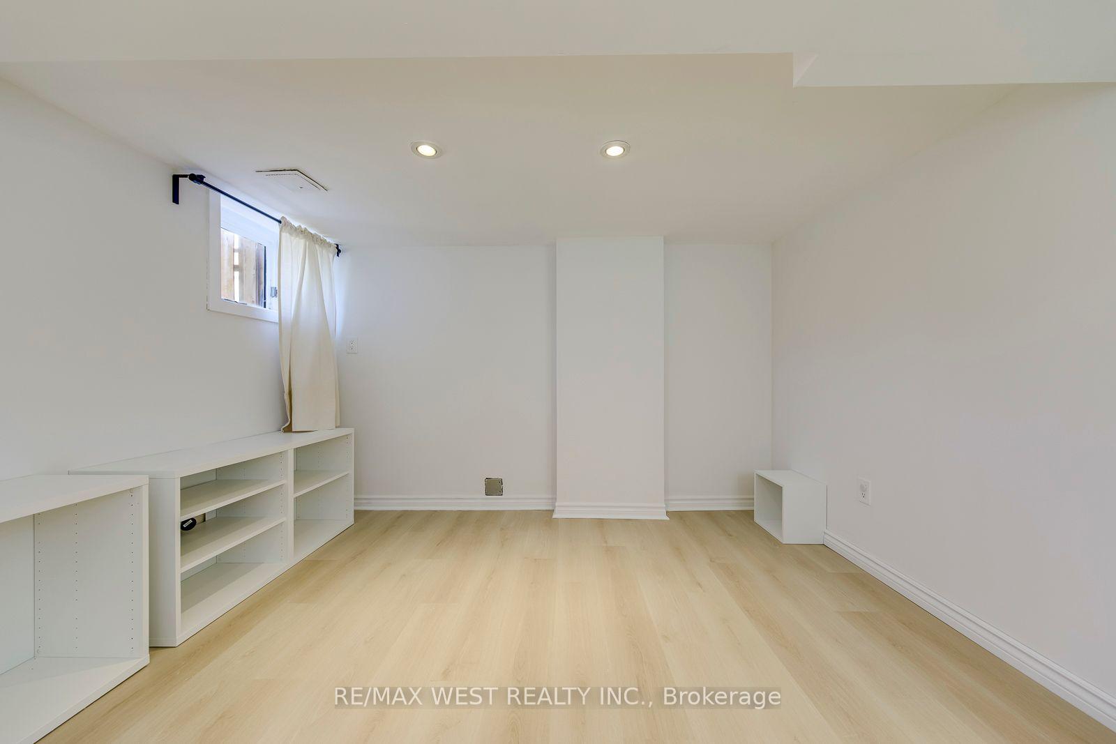 Photo 35 of 286 Gilbert Avenue, Toronto, Caledonia-Fairbank — HOMEH