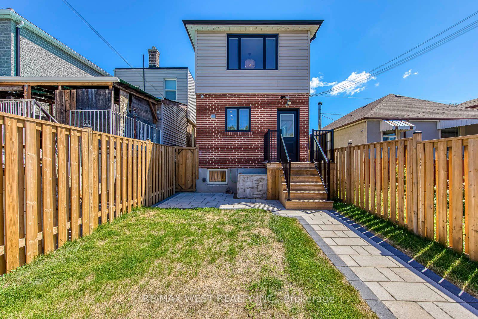 Photo 40 of 286 Gilbert Avenue, Toronto, Caledonia-Fairbank — HOMEH
