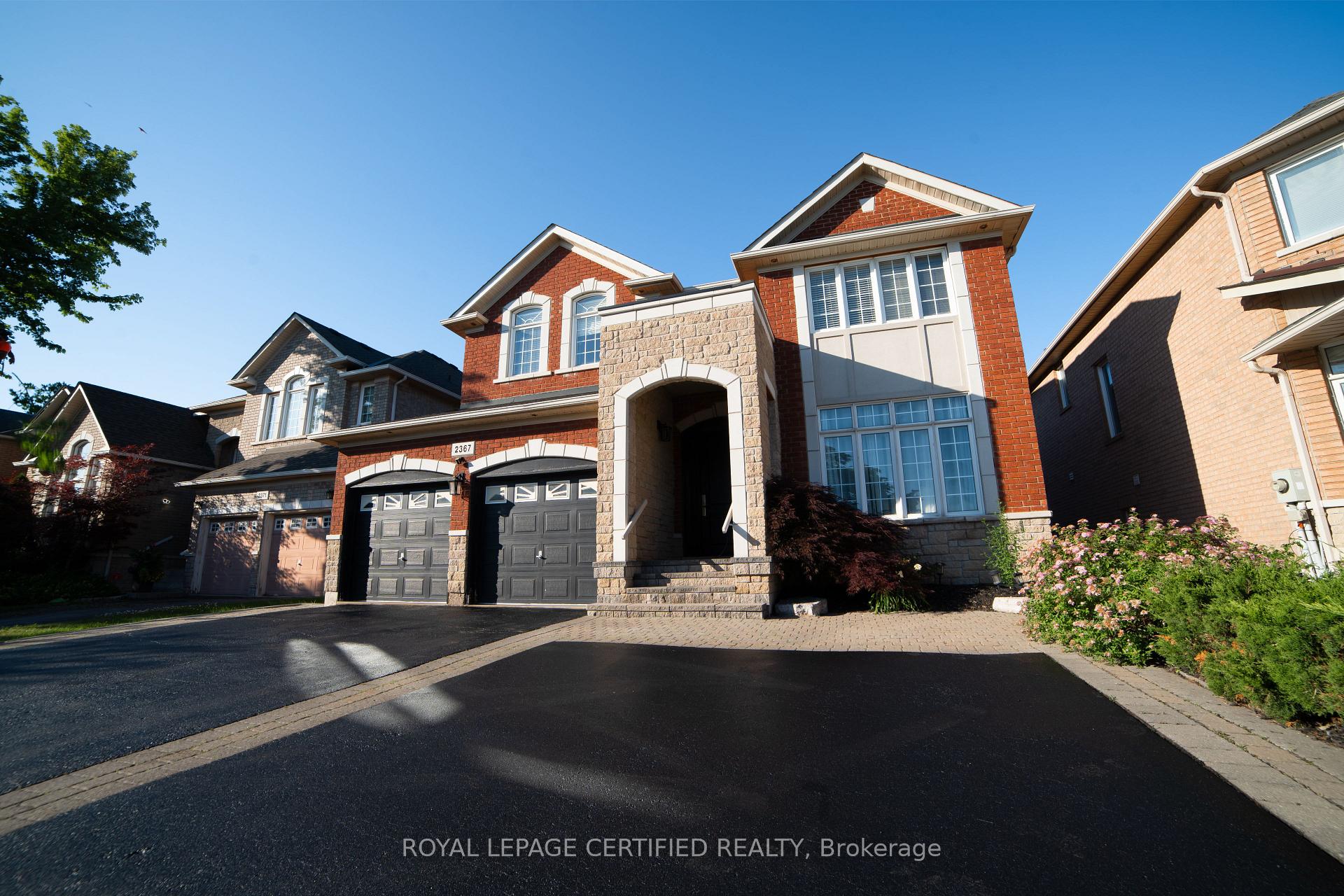 Photo 2 of 2367 Eighth Line, Oakville, Joshua Creek — HOMEH