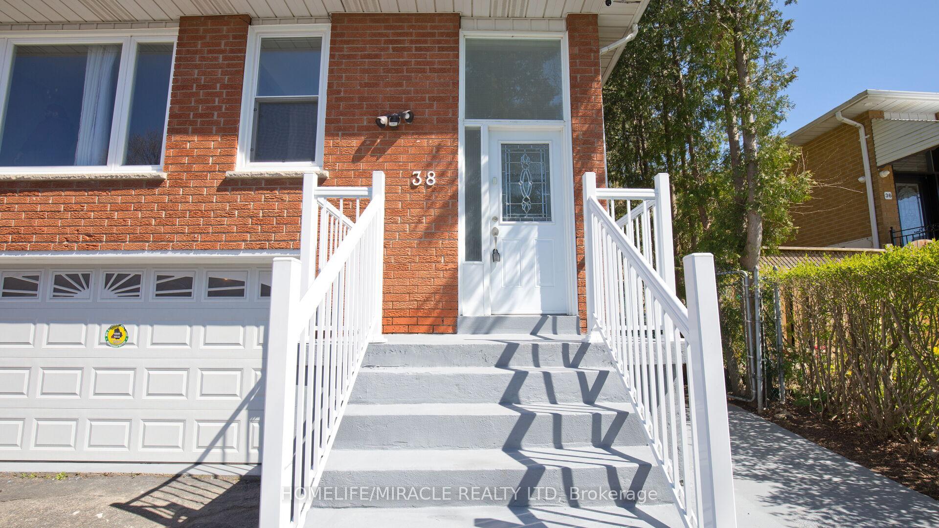 Photo 2 of 38 Medici Place, Brampton, Central Park — HOMEH