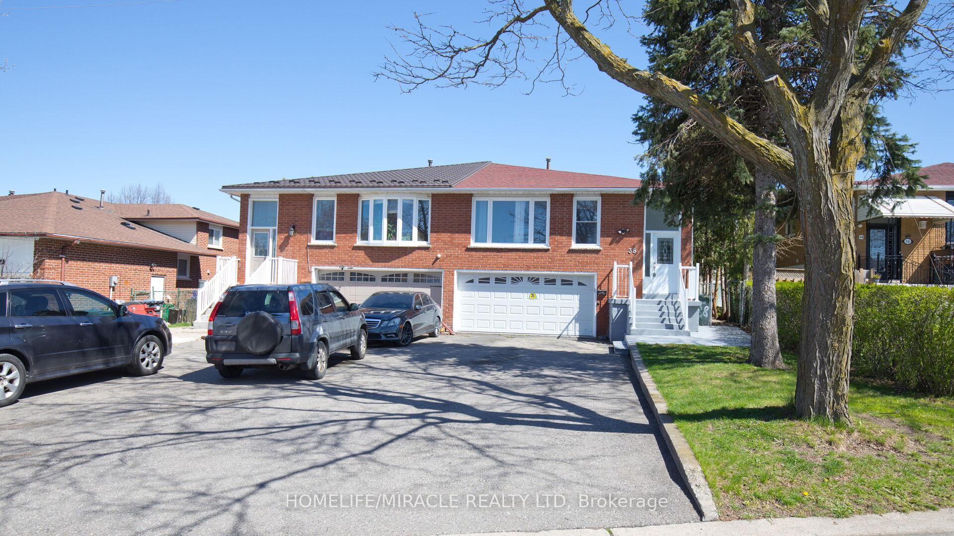 Photo 3 of 38 Medici Place, Brampton, Central Park — HOMEH