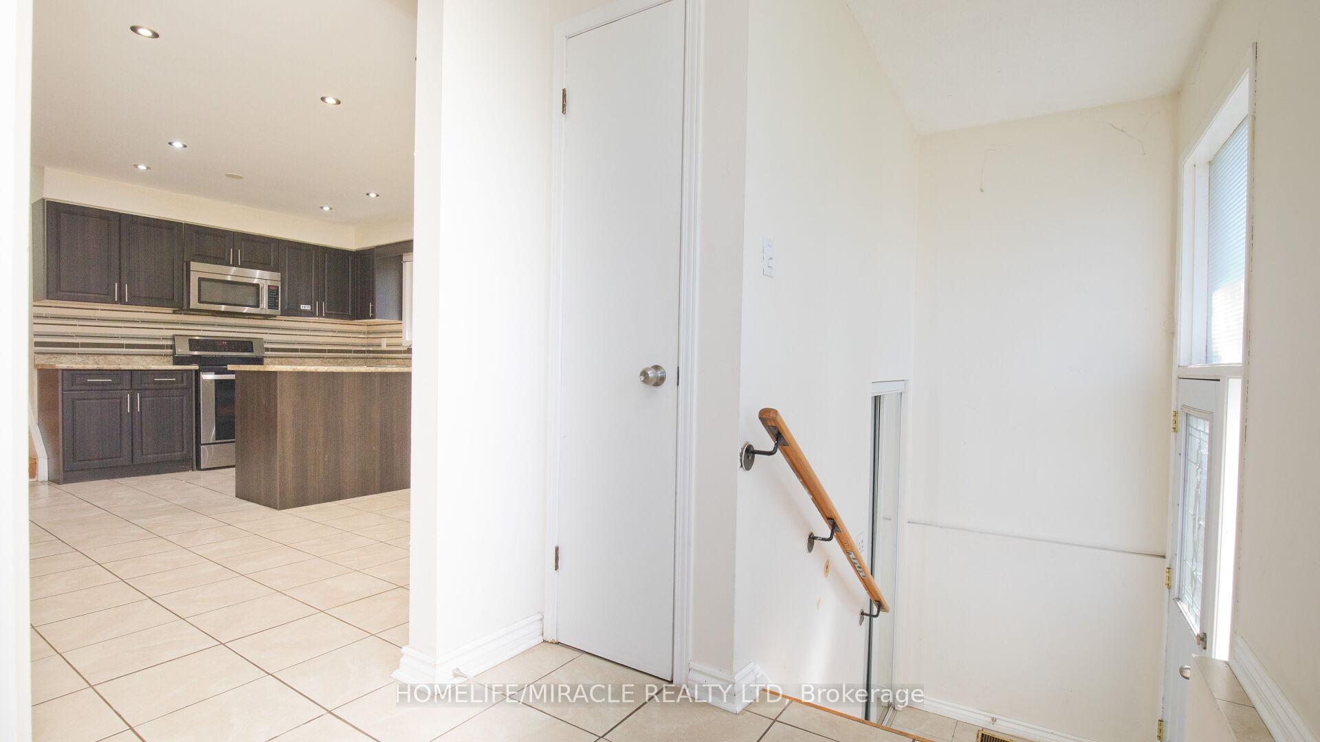 Photo 10 of 38 Medici Place, Brampton, Central Park — HOMEH