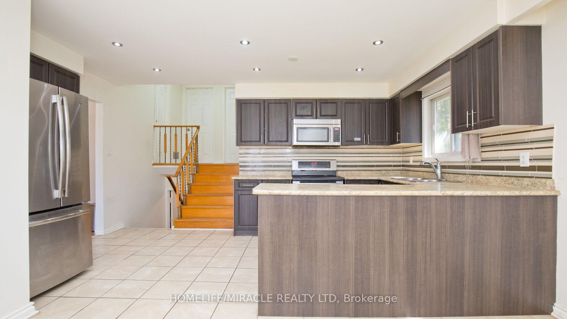 Photo 11 of 38 Medici Place, Brampton, Central Park — HOMEH