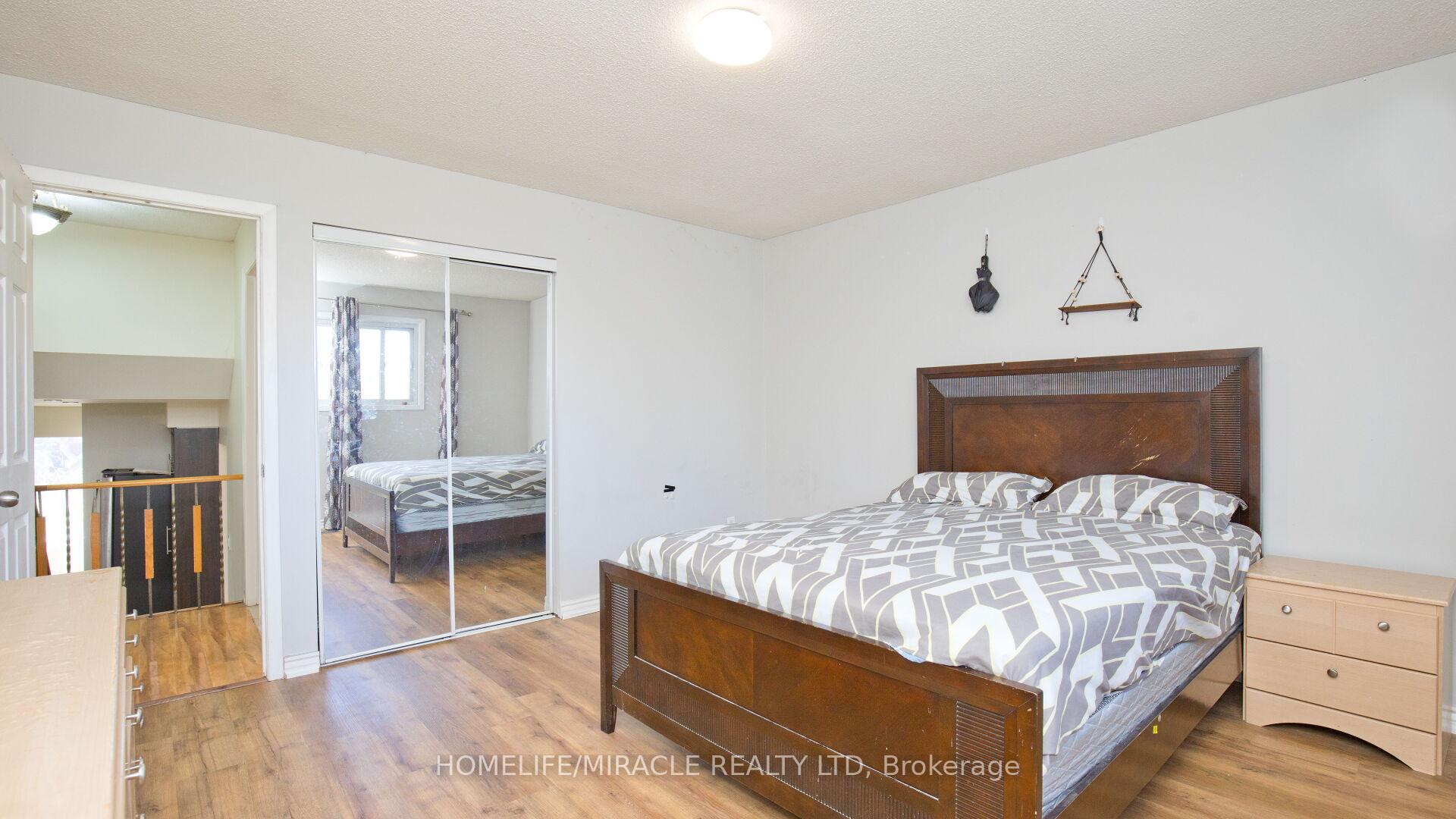 Photo 18 of 38 Medici Place, Brampton, Central Park — HOMEH