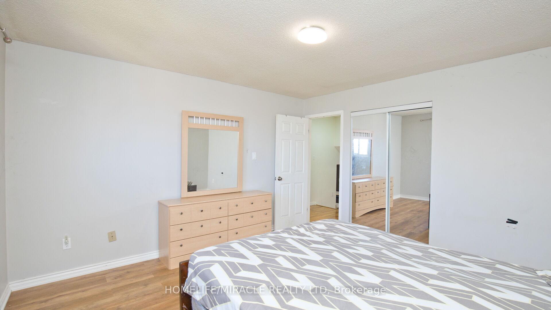 Photo 19 of 38 Medici Place, Brampton, Central Park — HOMEH