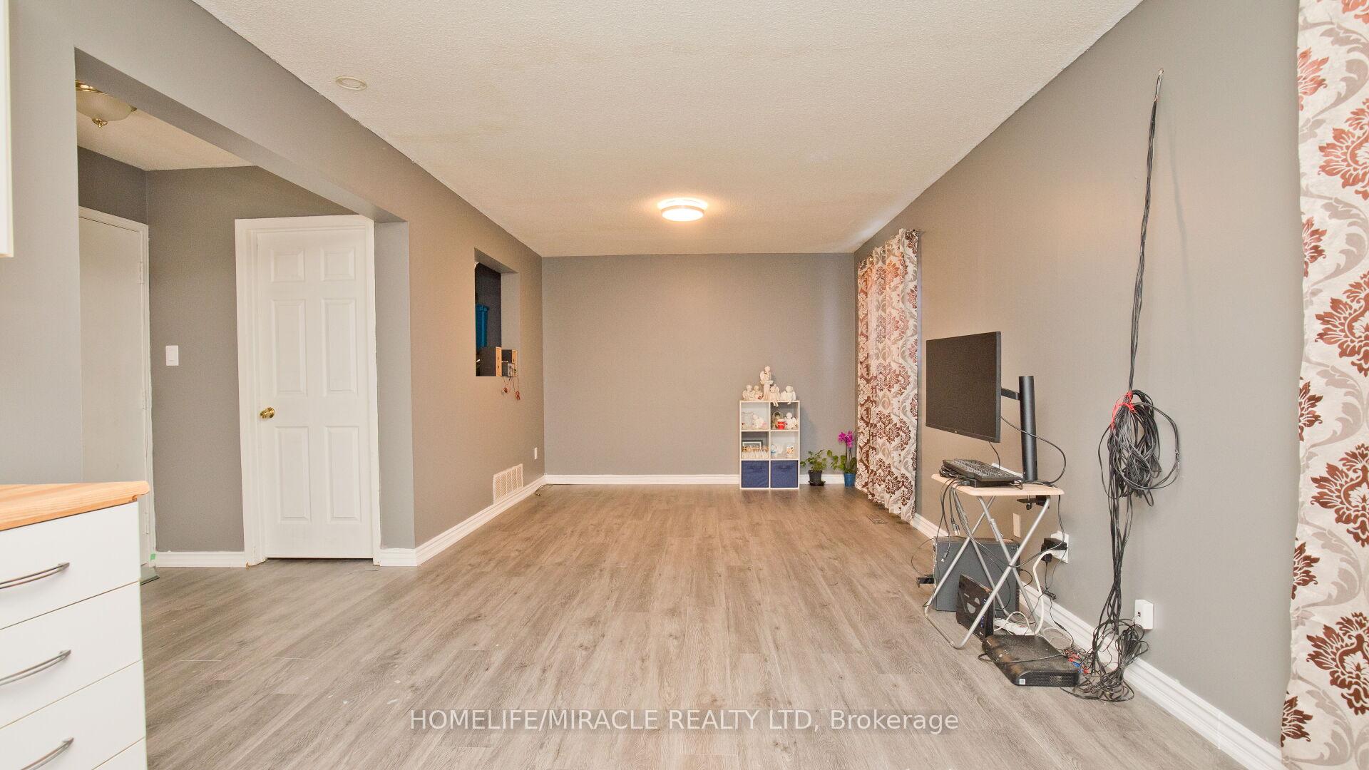 Photo 25 of 38 Medici Place, Brampton, Central Park — HOMEH