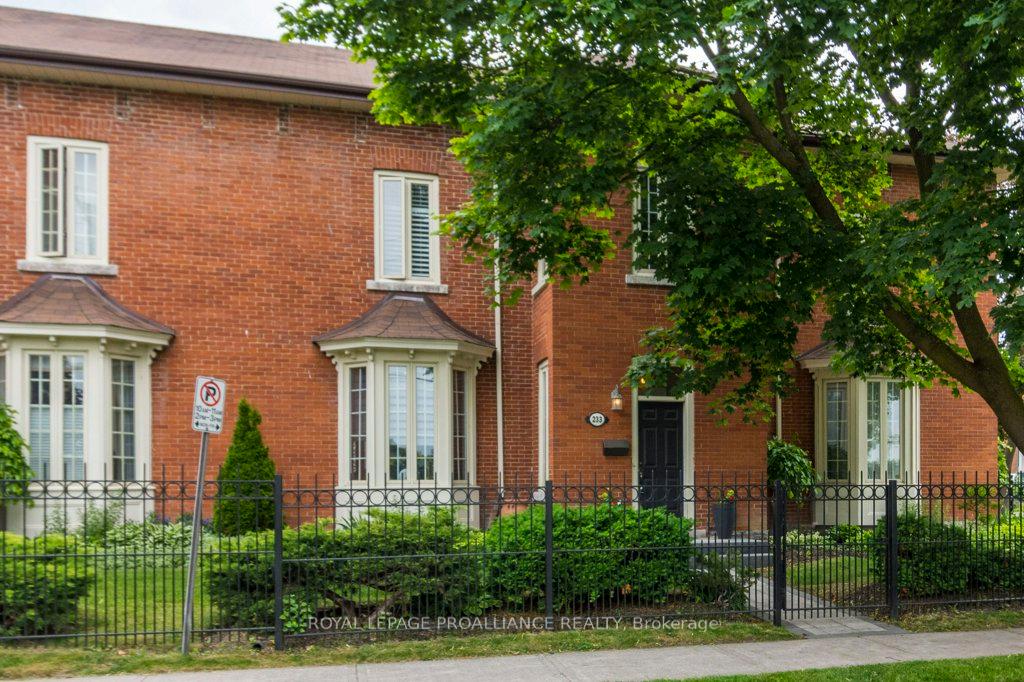 Photo 3 of Unit 5, 233 John Street, Belleville, Belleville Ward — HOMEH