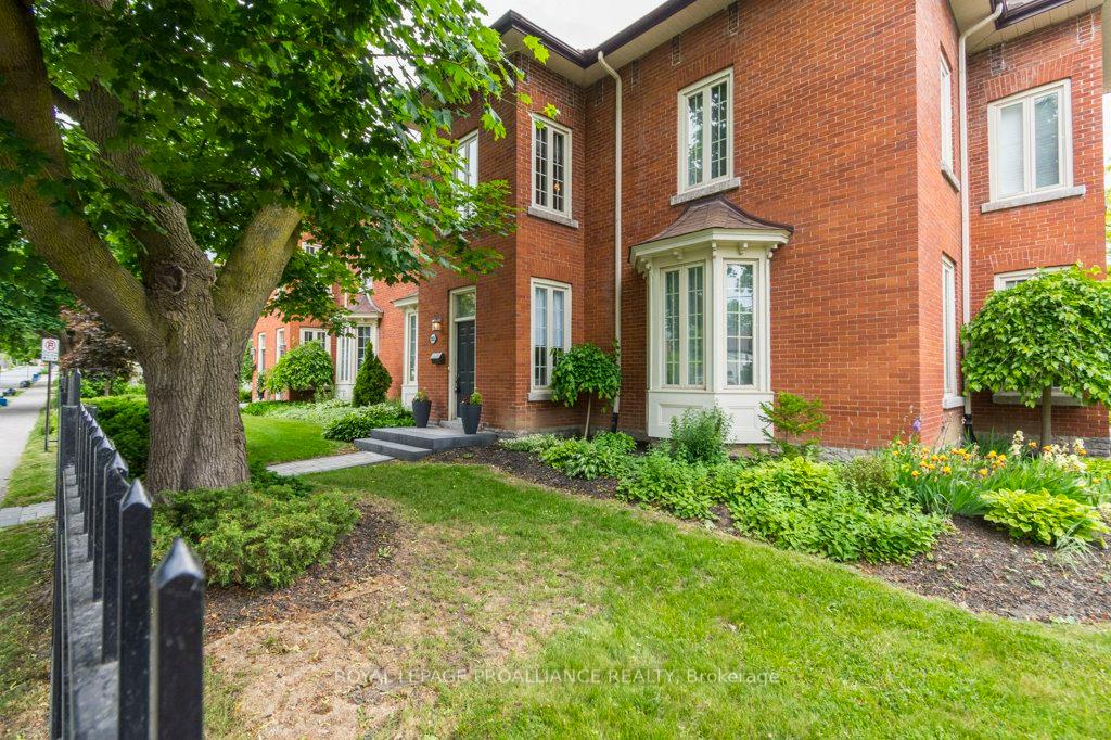 Photo 4 of Unit 5, 233 John Street, Belleville, Belleville Ward — HOMEH