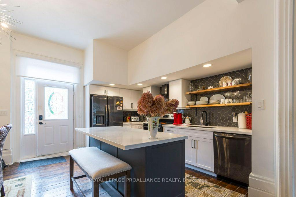 Photo 10 of Unit 5, 233 John Street, Belleville, Belleville Ward — HOMEH