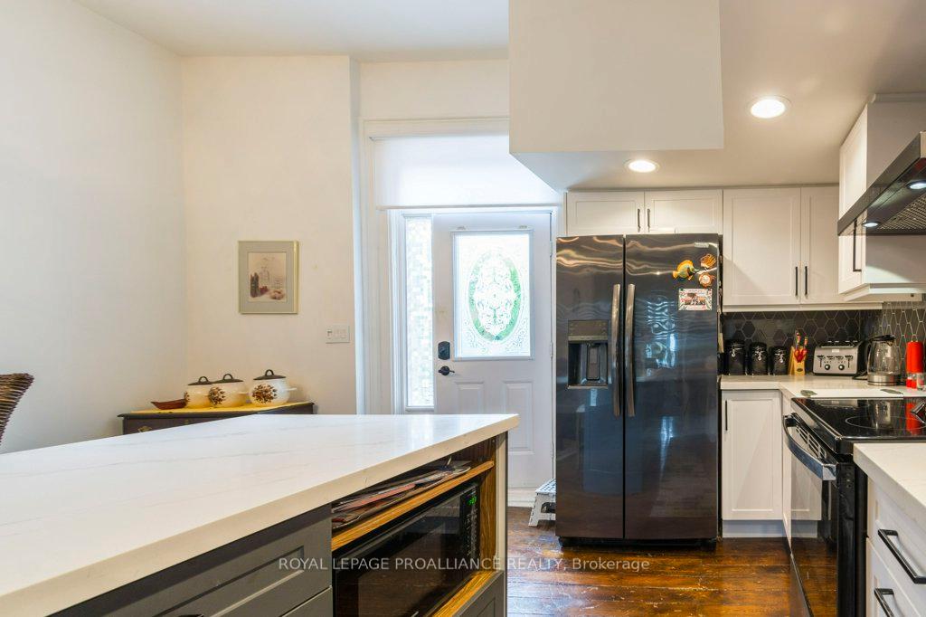 Photo 12 of Unit 5, 233 John Street, Belleville, Belleville Ward — HOMEH