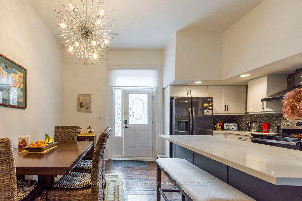 Photo 15 of Unit 5, 233 John Street, Belleville, Belleville Ward — HOMEH