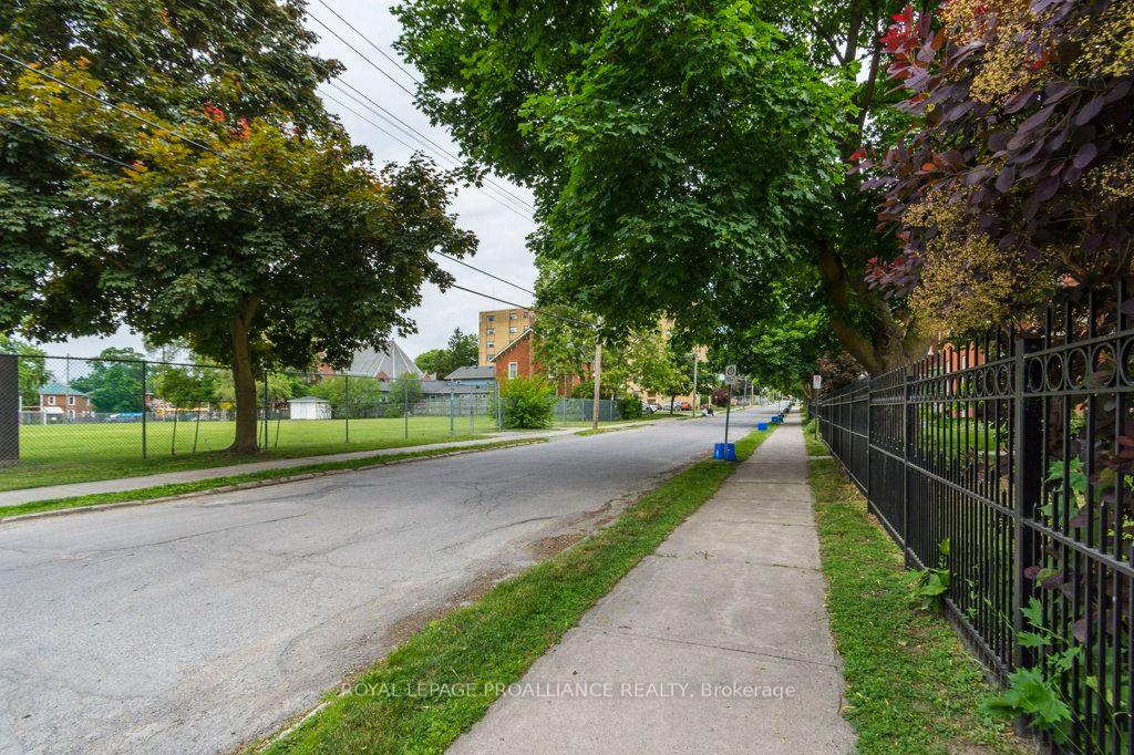 Photo 31 of Unit 5, 233 John Street, Belleville, Belleville Ward — HOMEH