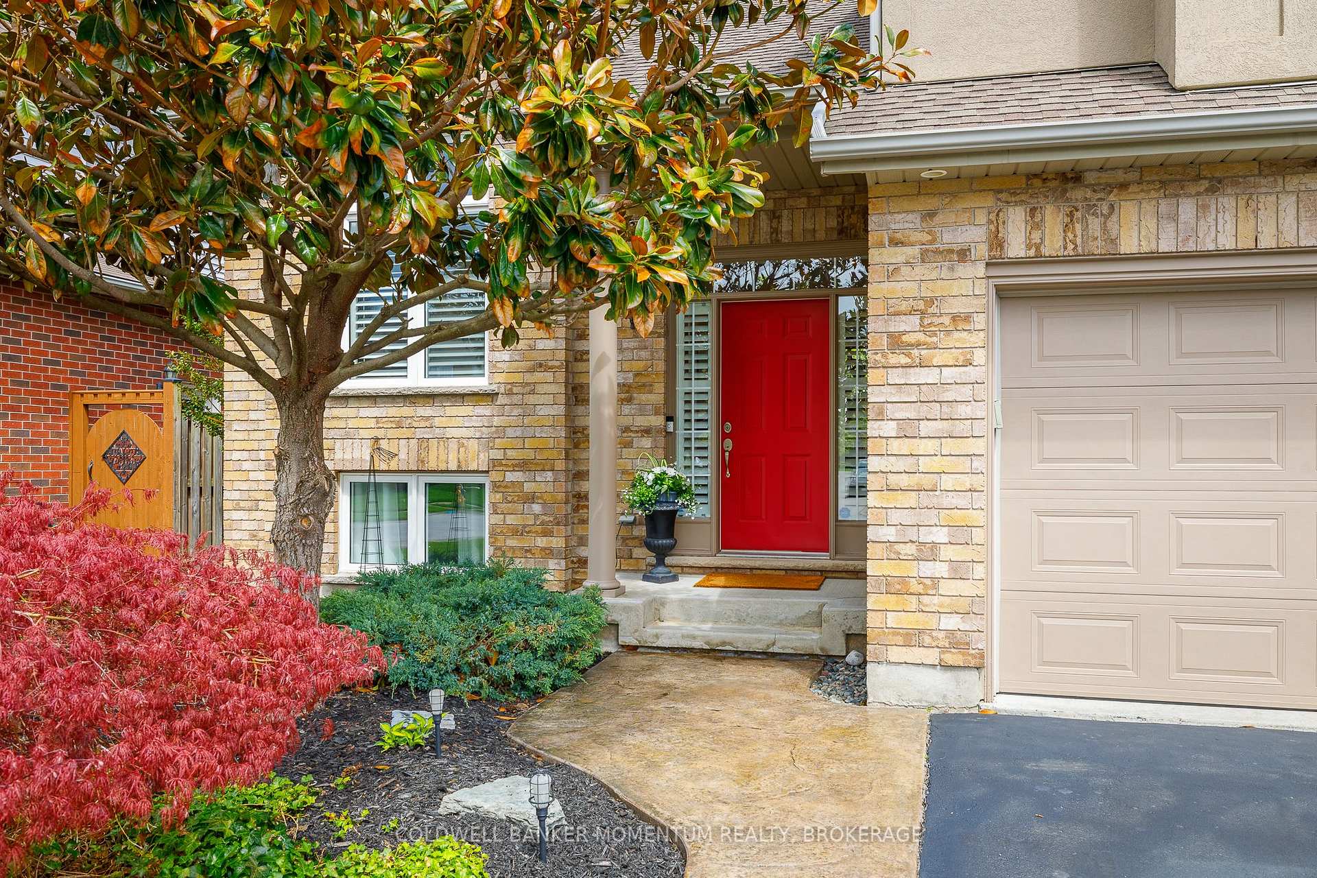Photo 3 of 19 Damson Street, St. Catharines, Rykert/Vansickle — HOMEH