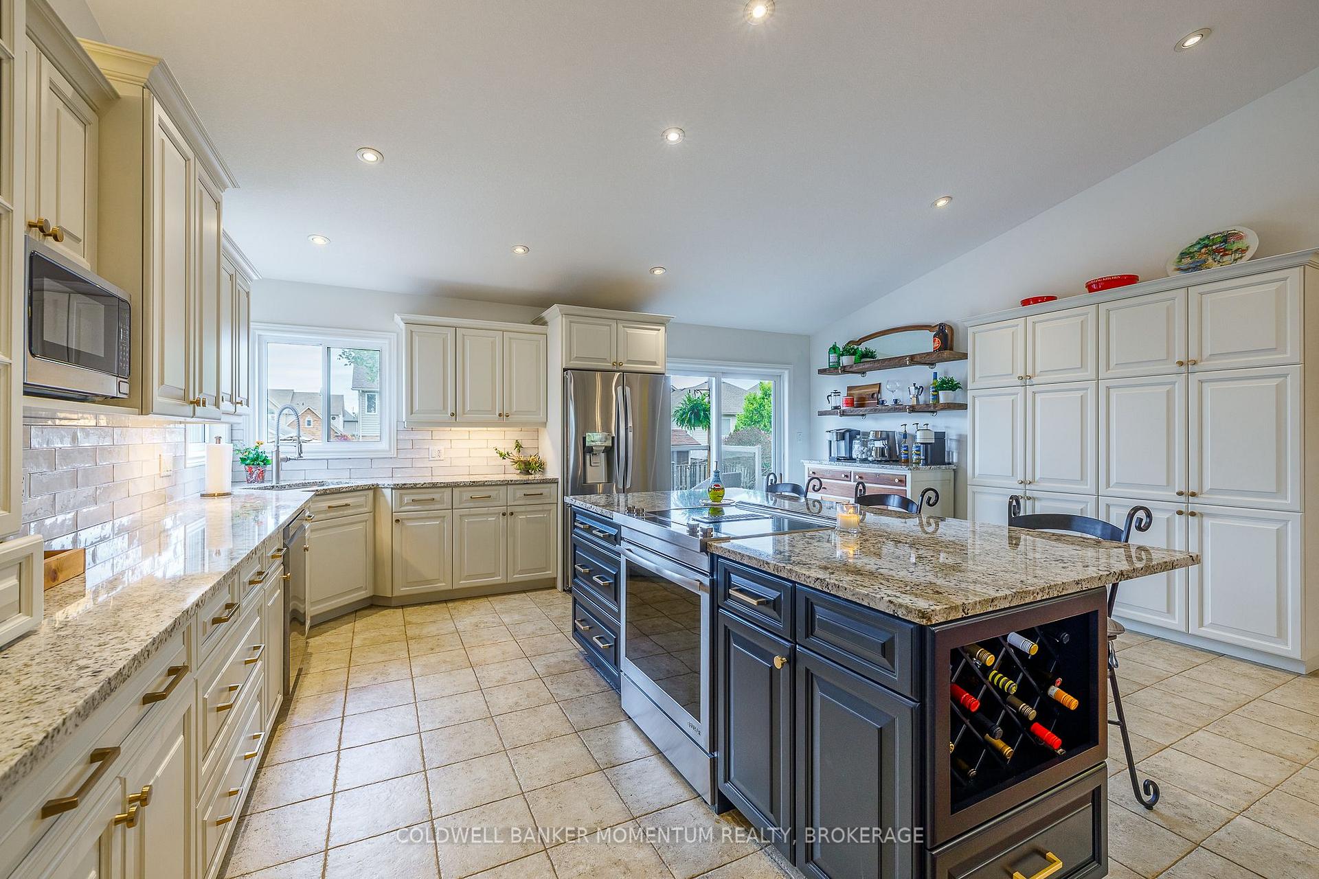 Photo 7 of 19 Damson Street, St. Catharines, Rykert/Vansickle — HOMEH