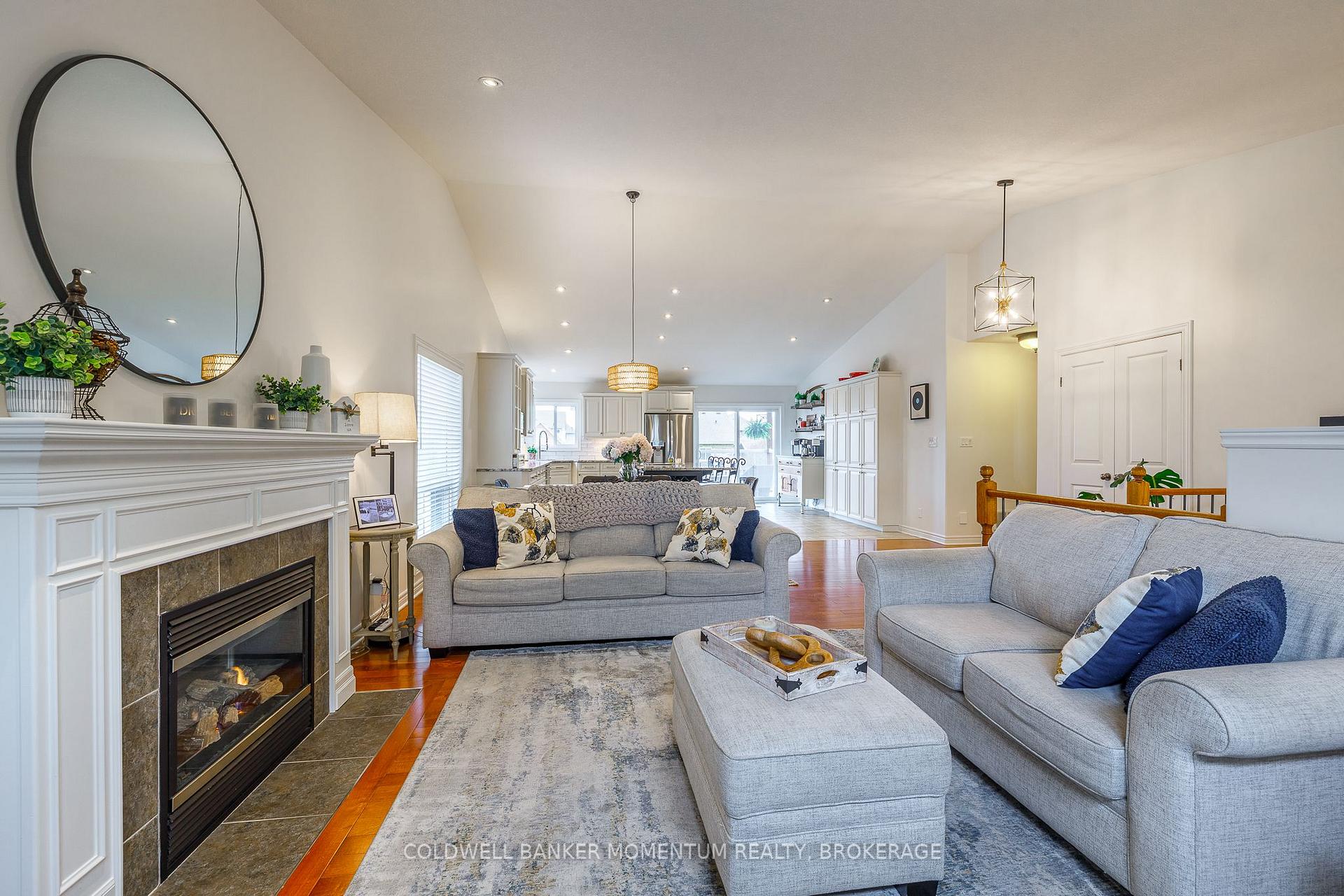 Photo 10 of 19 Damson Street, St. Catharines, Rykert/Vansickle — HOMEH