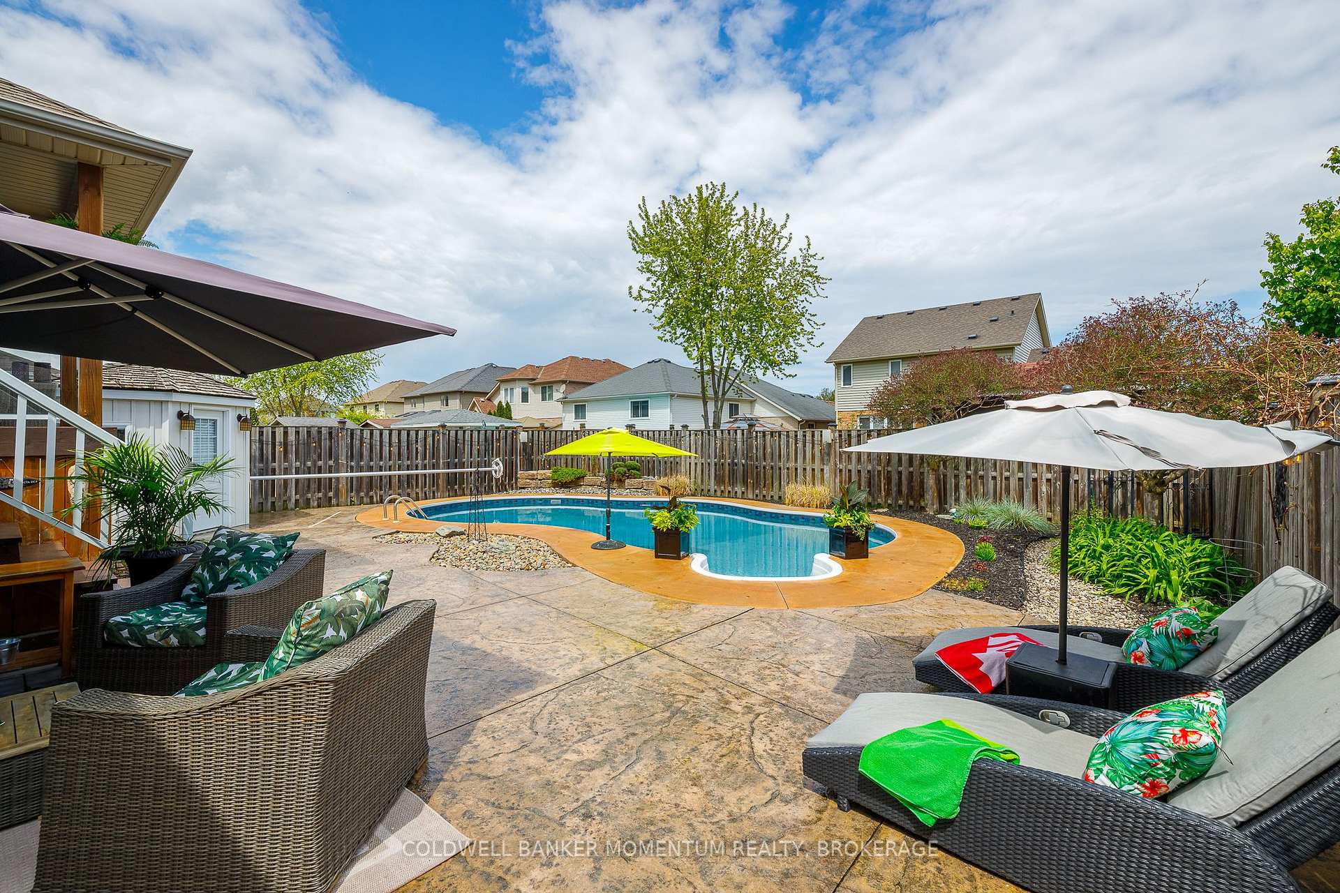Photo 32 of 19 Damson Street, St. Catharines, Rykert/Vansickle — HOMEH