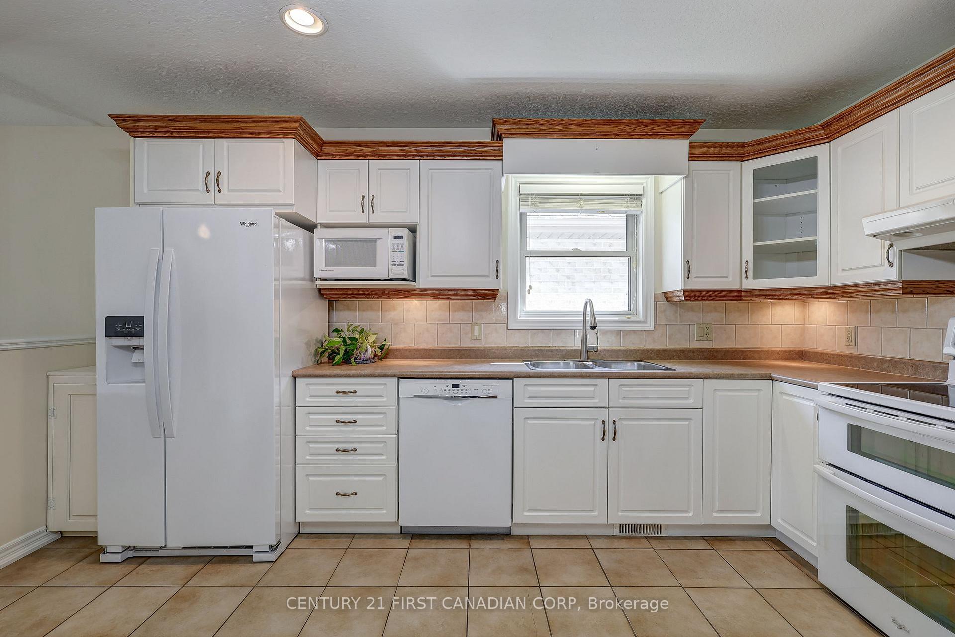 Photo 26 of Unit 14, 410 Burwell Road, St. Thomas — HOMEH
