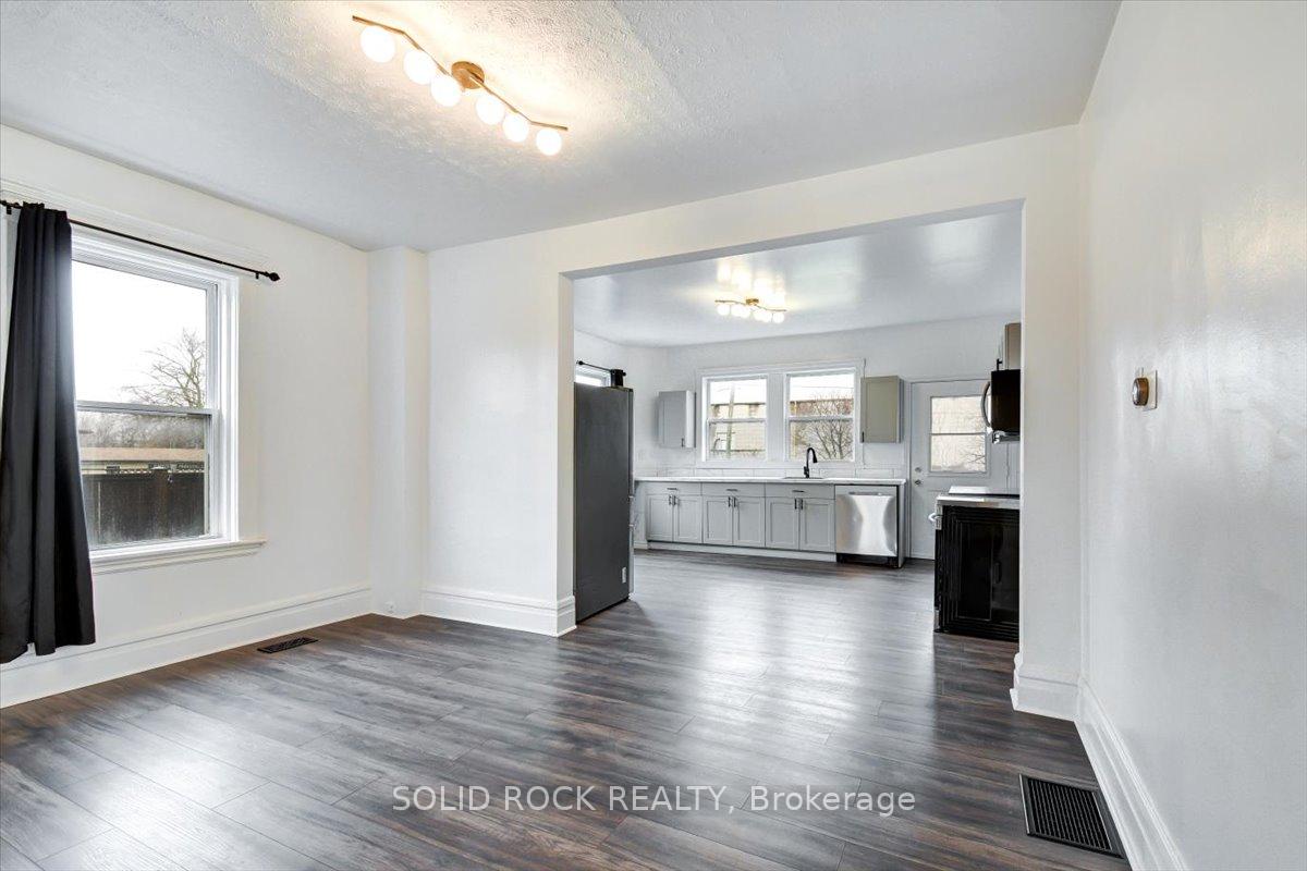 Photo 13 of 513 Romaine Street, Peterborough, Town Ward 3 — HOMEH
