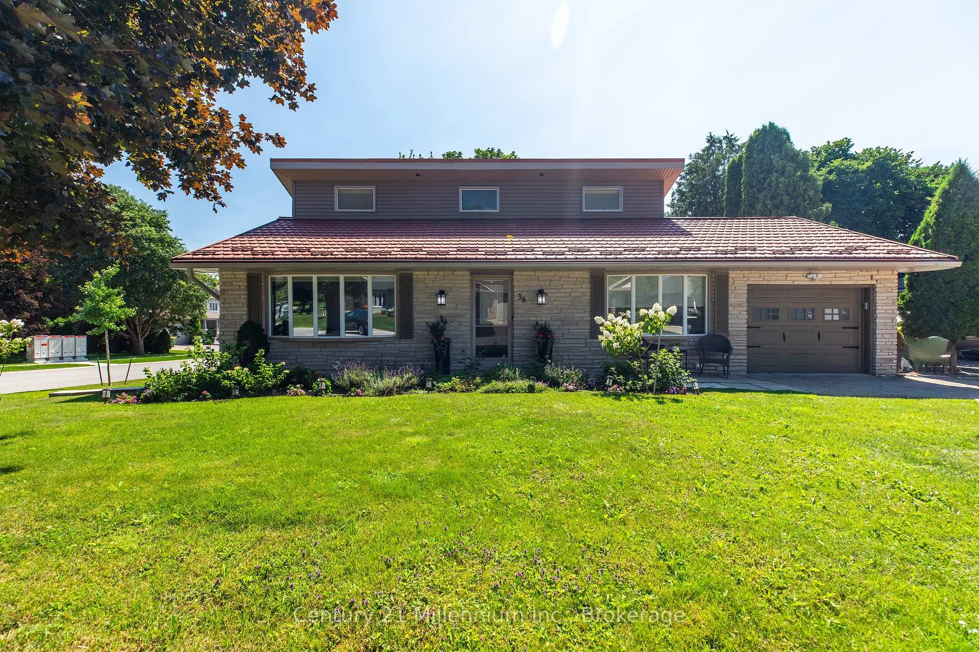 Photo 3 of 38 Grayview Drive, Grey Highlands — HOMEH