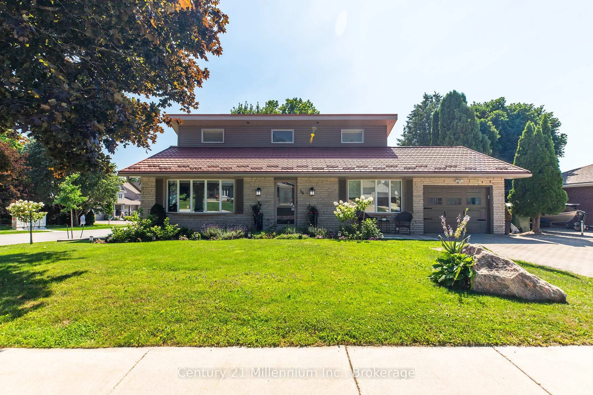 Photo 5 of 38 Grayview Drive, Grey Highlands — HOMEH