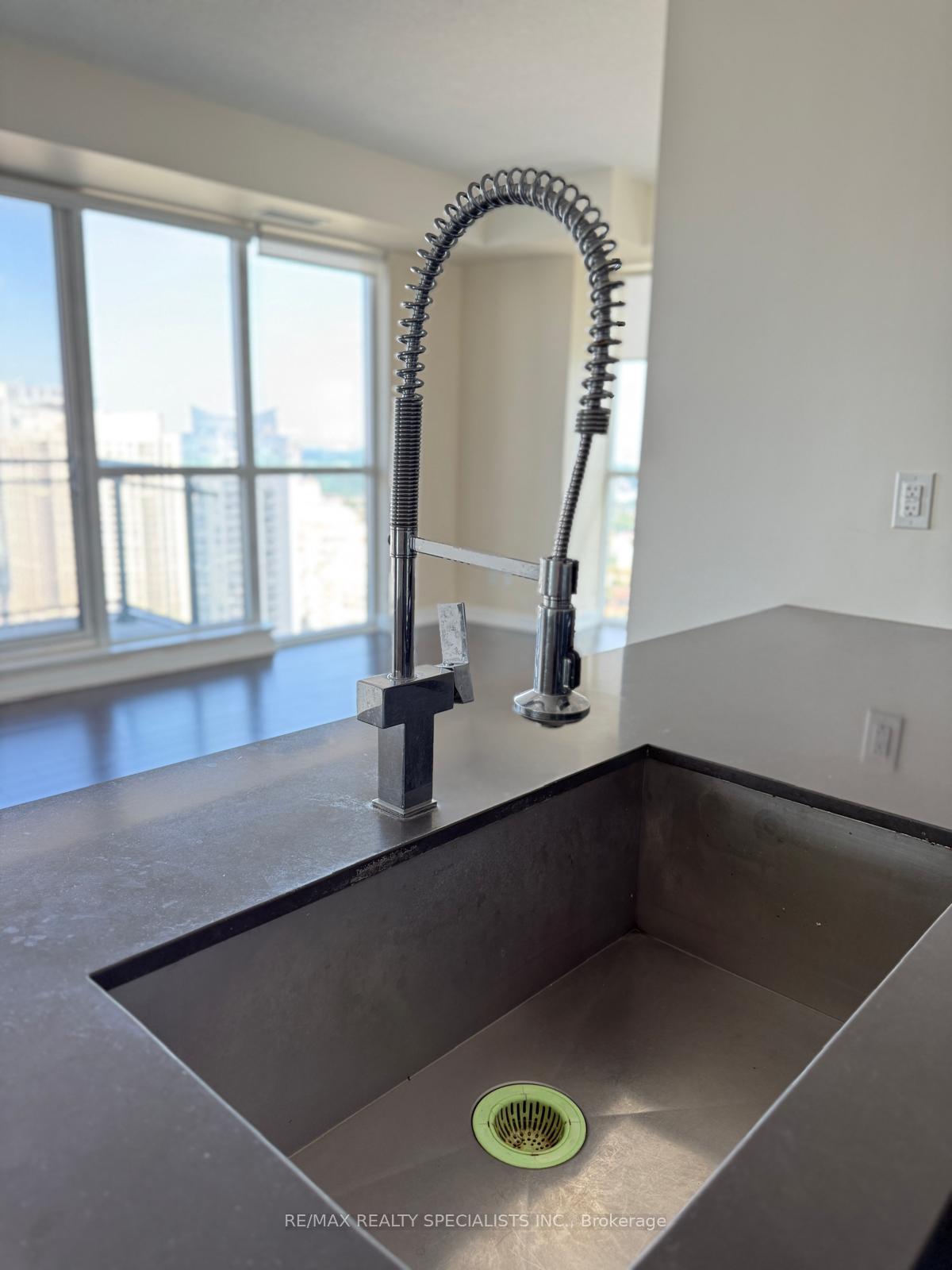 Photo 8 of Unit 3209, 510 Curran Place, Mississauga, City Centre — HOMEH